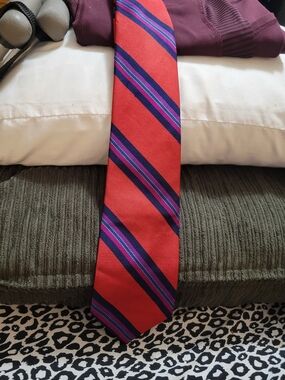 Classic Red Striped Men’s Tie with Blue & Purple Accents